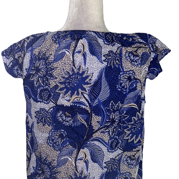 Velvet by Graham & Spencer Yuelle Blue Floral Flutter Sleeve Keyhole Top - M - Picture 8 of 13